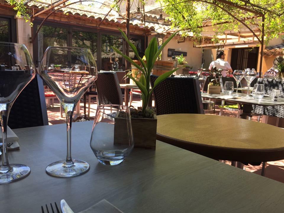 Le Vieux Bistrot Hotel Cabrieres-d'Avignon Exterior photo