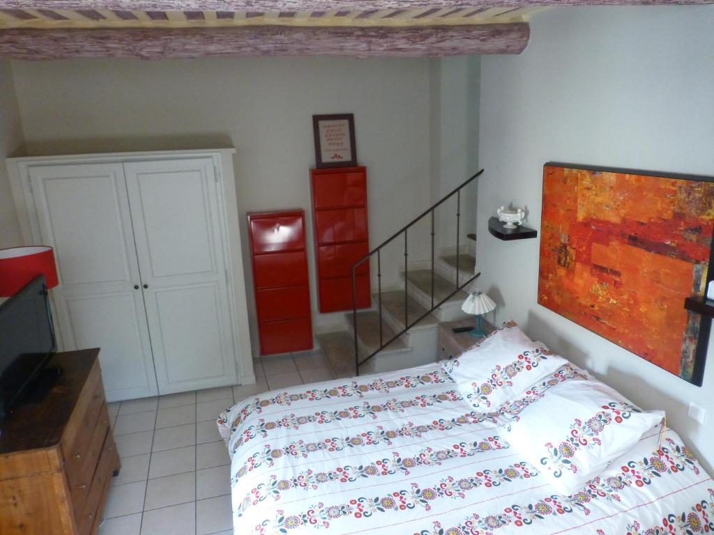 Le Vieux Bistrot Hotel Cabrieres-d'Avignon Room photo